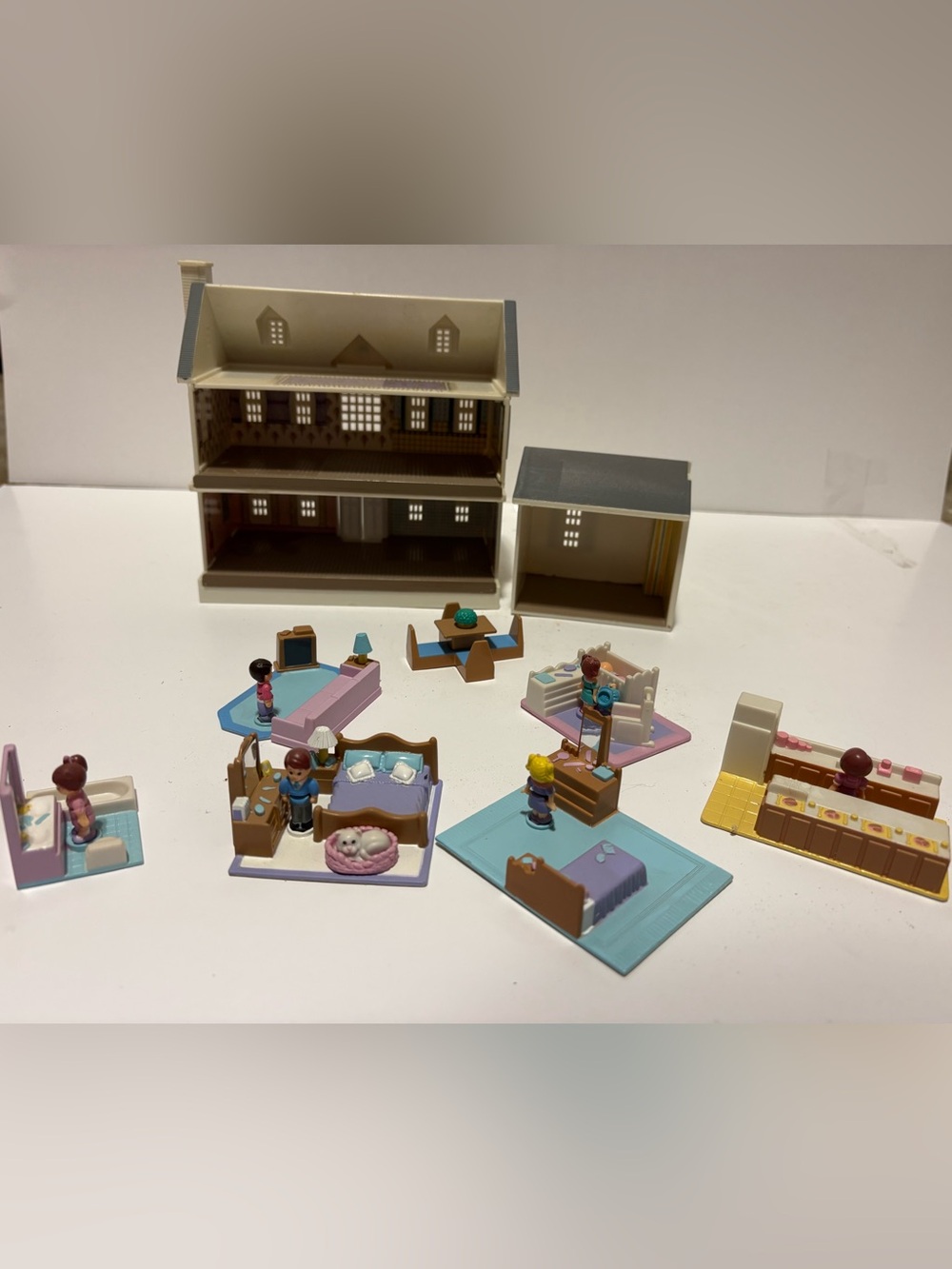 Vintage 1994 Lewis Galoob Toys My Pretty Dollhouse with Side Extension